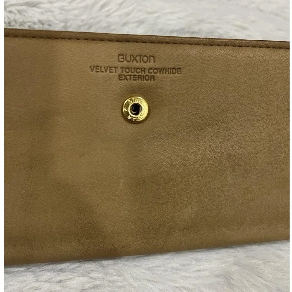 Buxton Clutch Wallet Women OS Tan Good Velvet Touch Cowhide Kisslock Trifold‎
